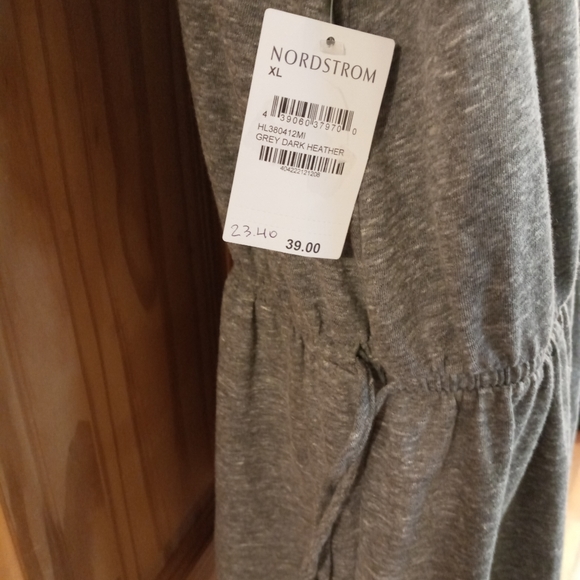 Top - Picture 3 of 4